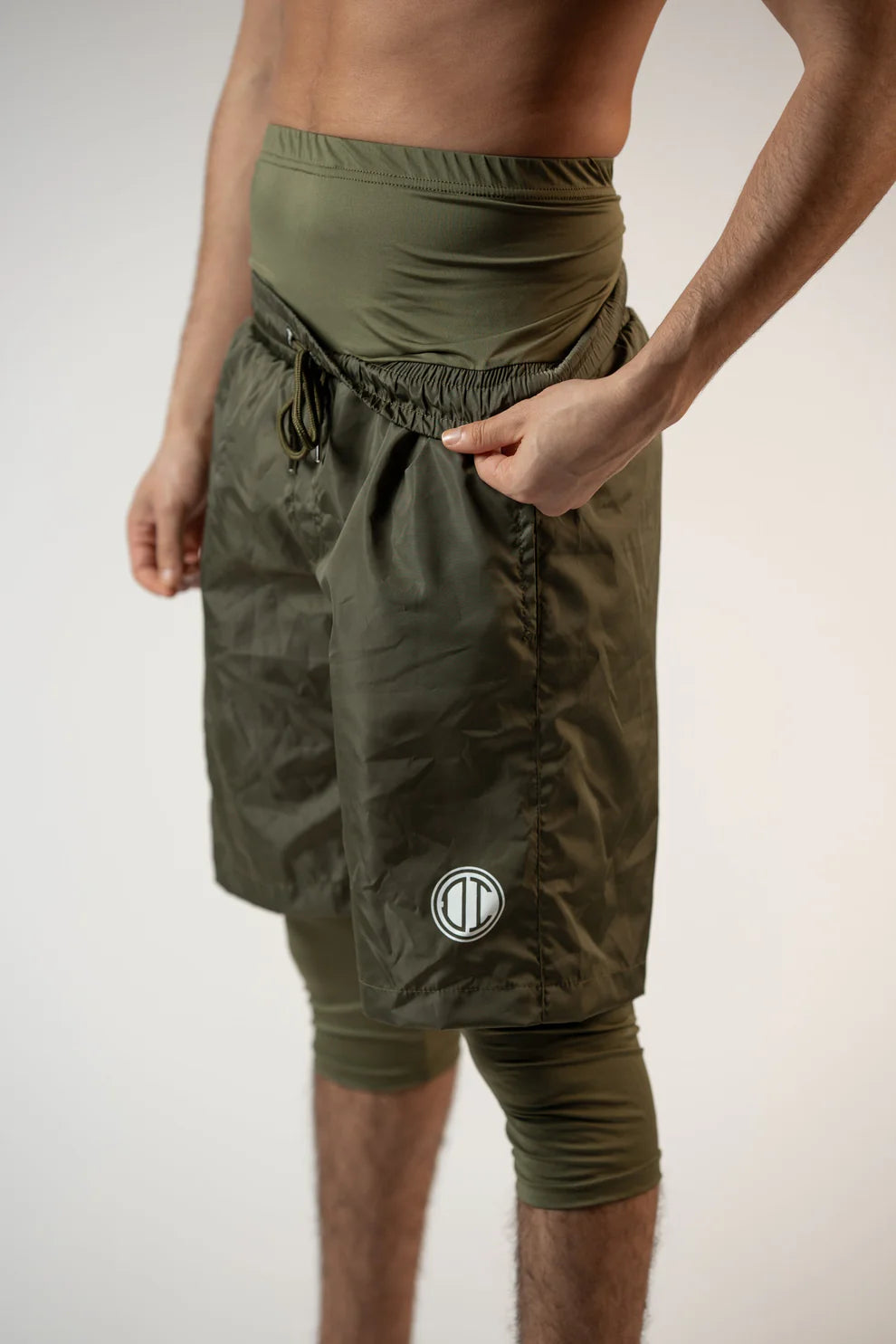 Awrah Cover Shorts - Olivgrün
