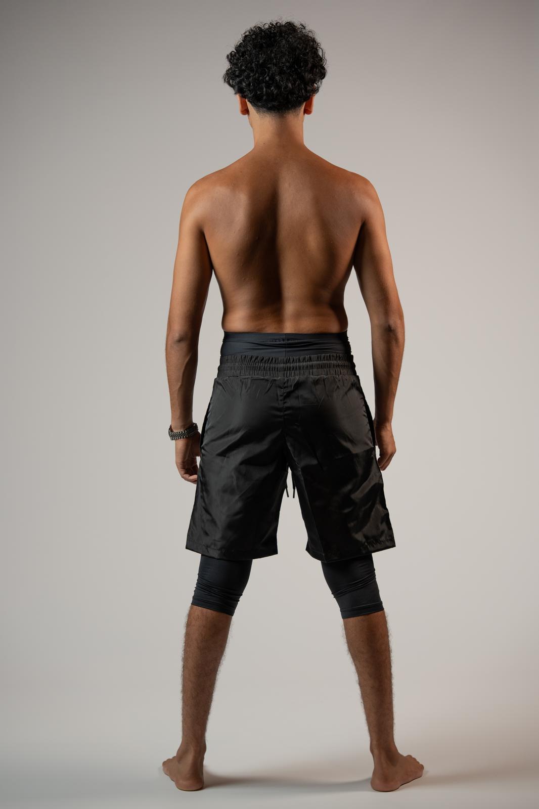 Awrah Cover Shorts - Schwarz