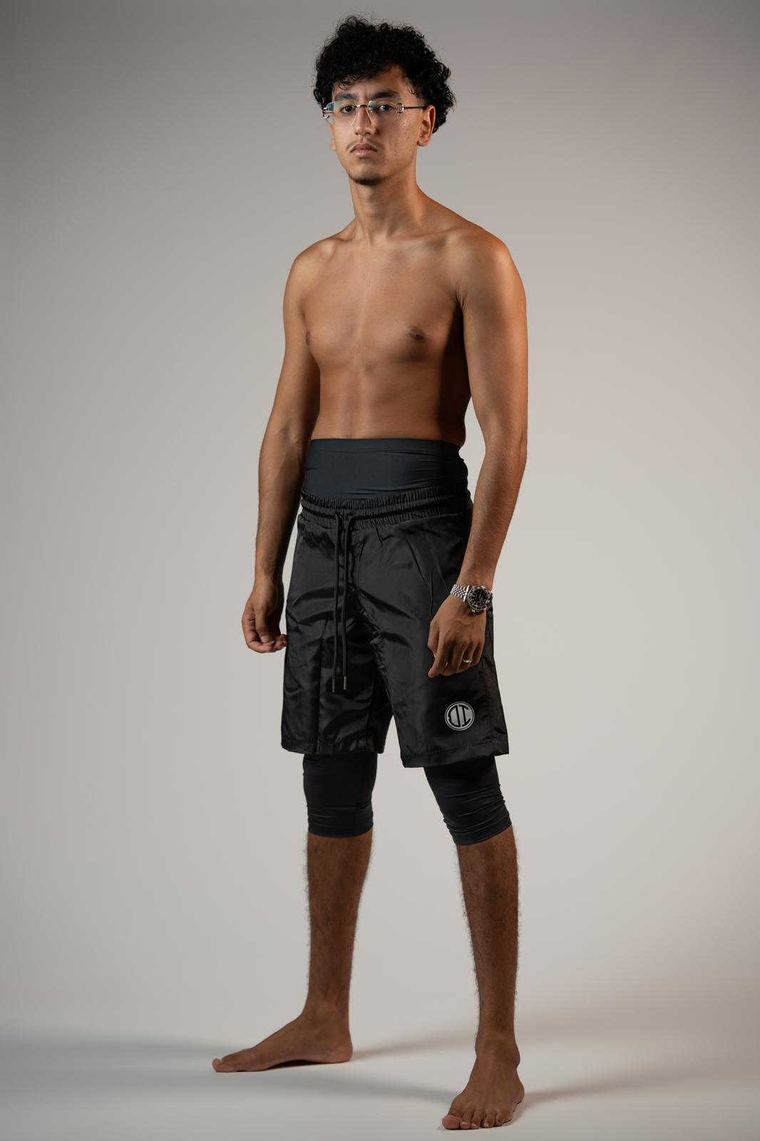 Awrah Cover Shorts - Schwarz