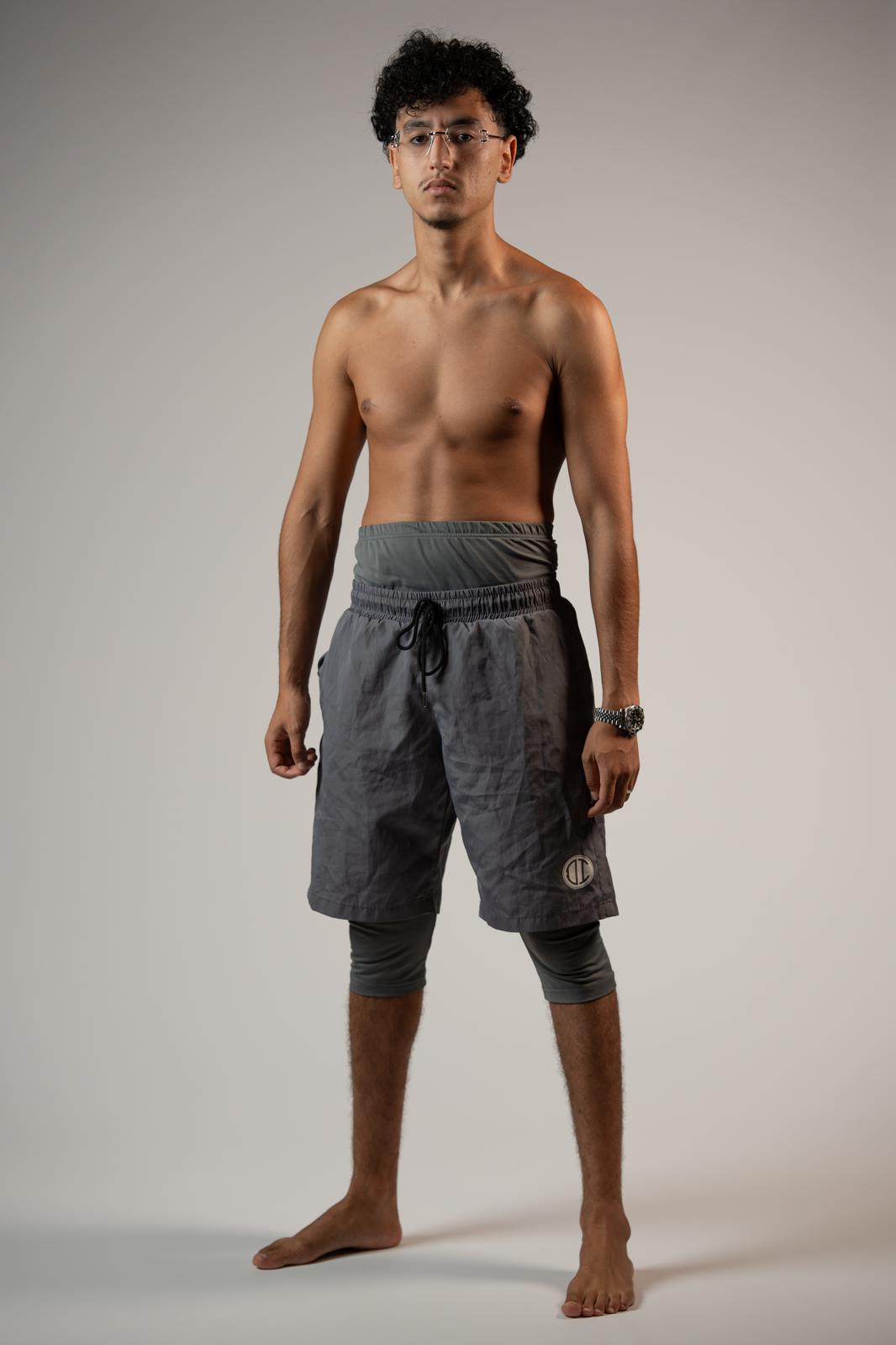 Awrah Cover Shorts - Grau