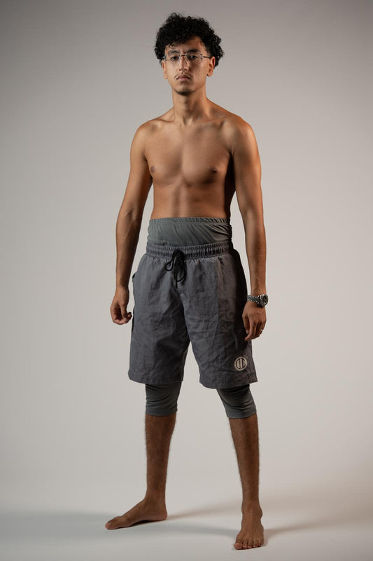 Awrah Cover Shorts - Grau