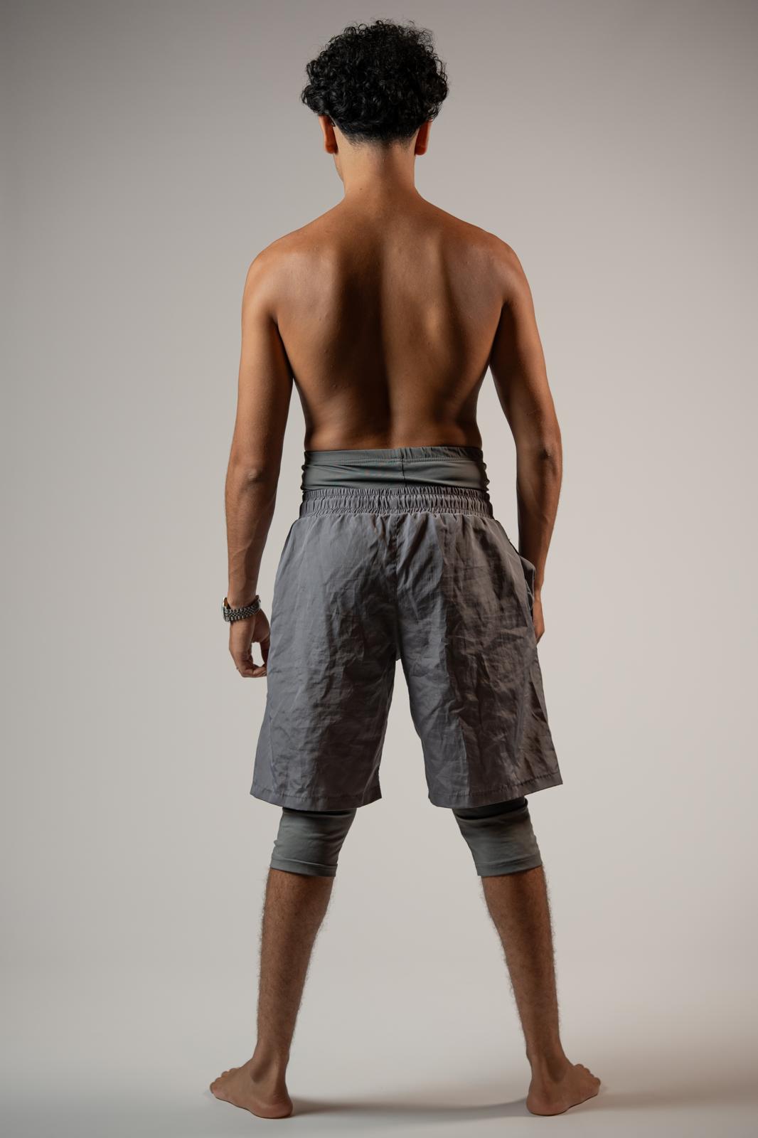 Awrah Cover Shorts - Grau