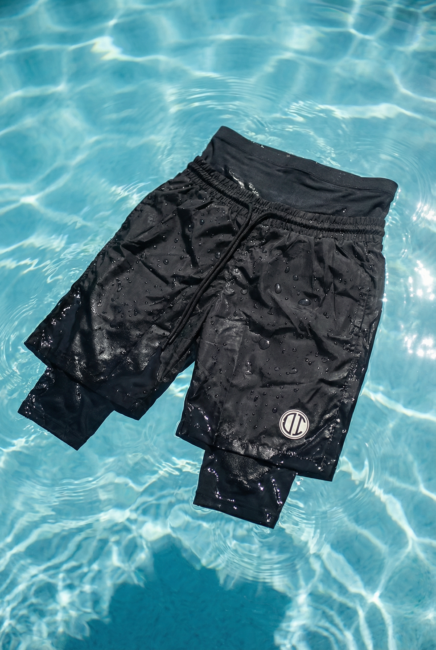 Awrah Cover Shorts - Schwarz